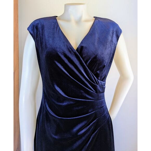 Evan Picone Velvet Sheath Dress 4 Deep Blue Sleeveless Ruched Evening Cocktail - Picture 6 of 10